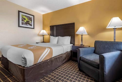 Quality Inn & Suites Warren image 25